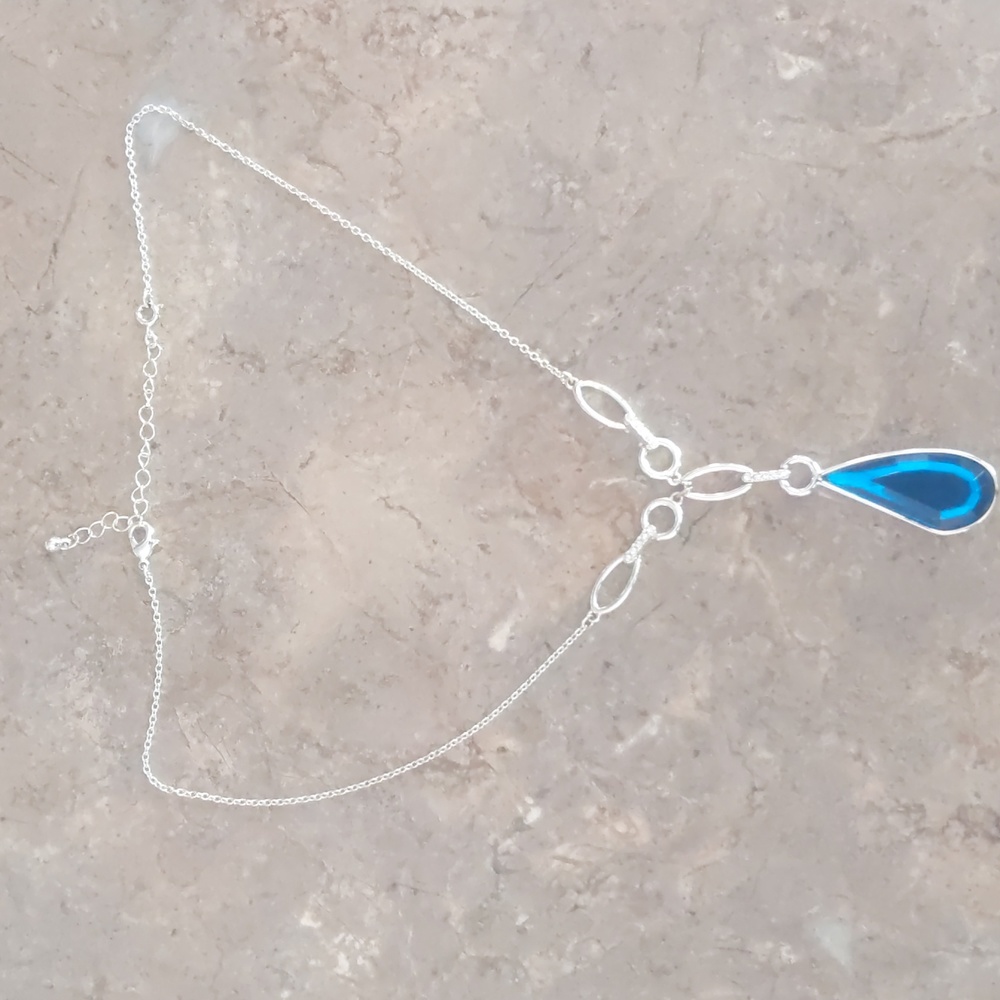 Necklace and earring set